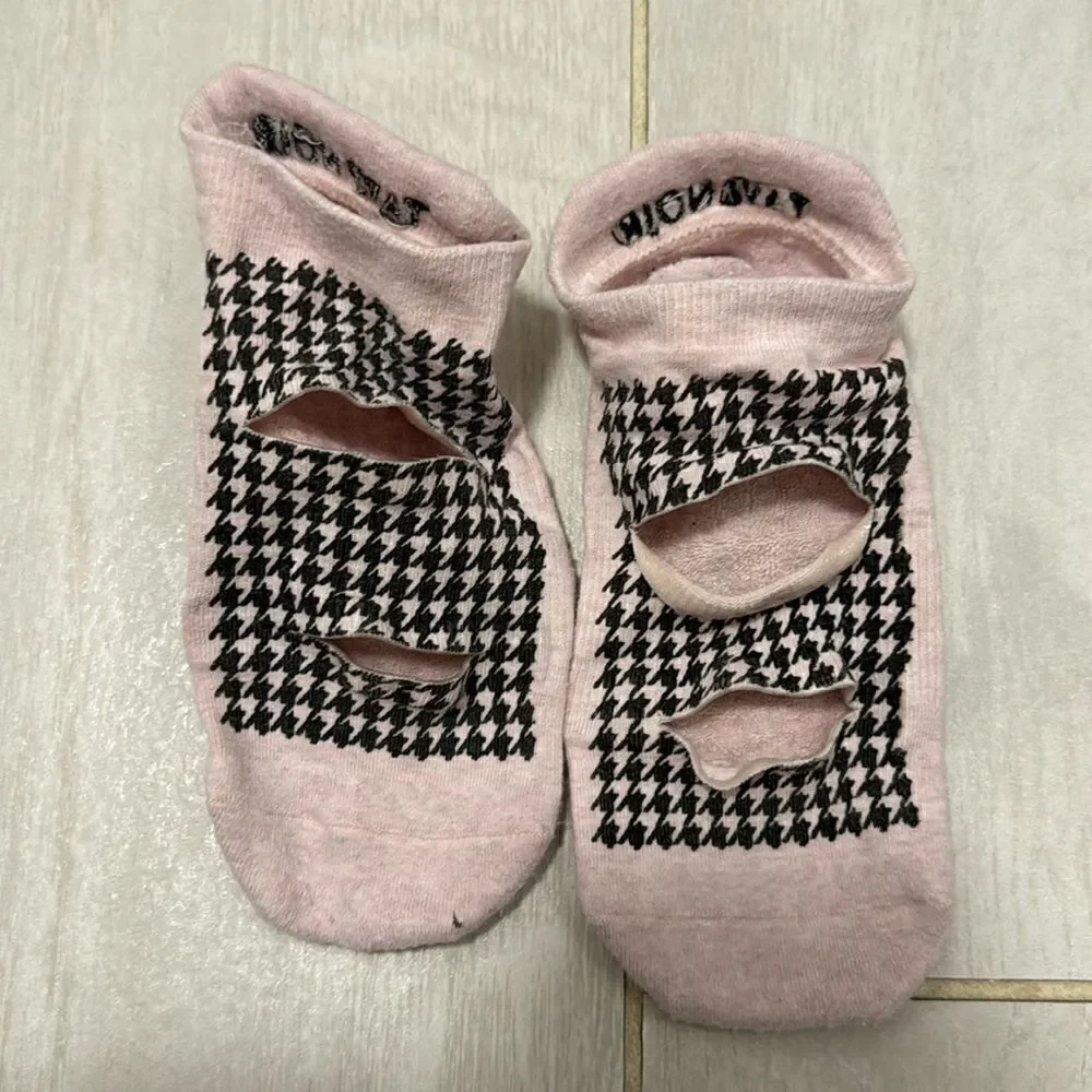 Tavi Noir Grip Socks fits like S/M